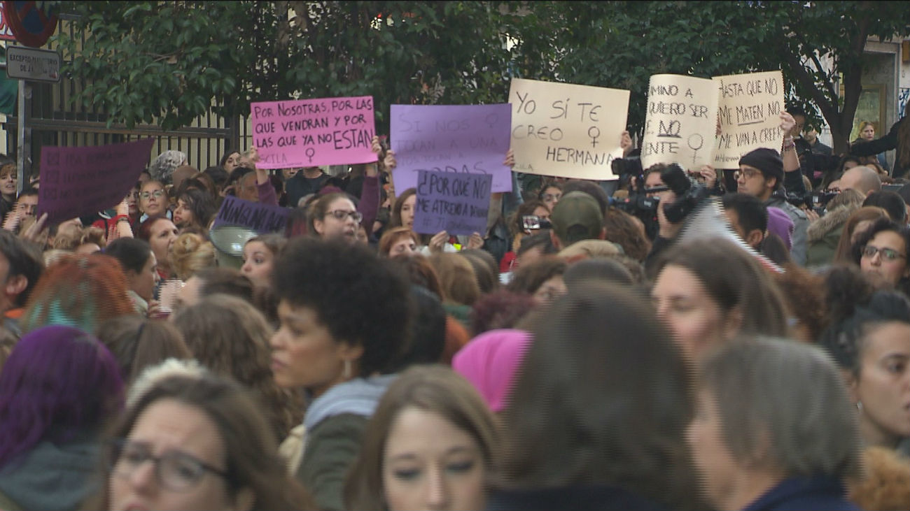 Más del 63 % de mujeres españolas ha sufrido acoso y un 26 % agresiones