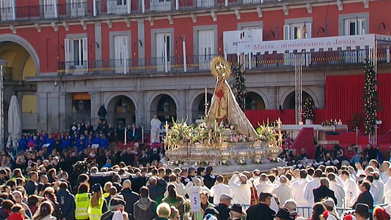 La Virgen de la Almudena, en la Plaza Mayor