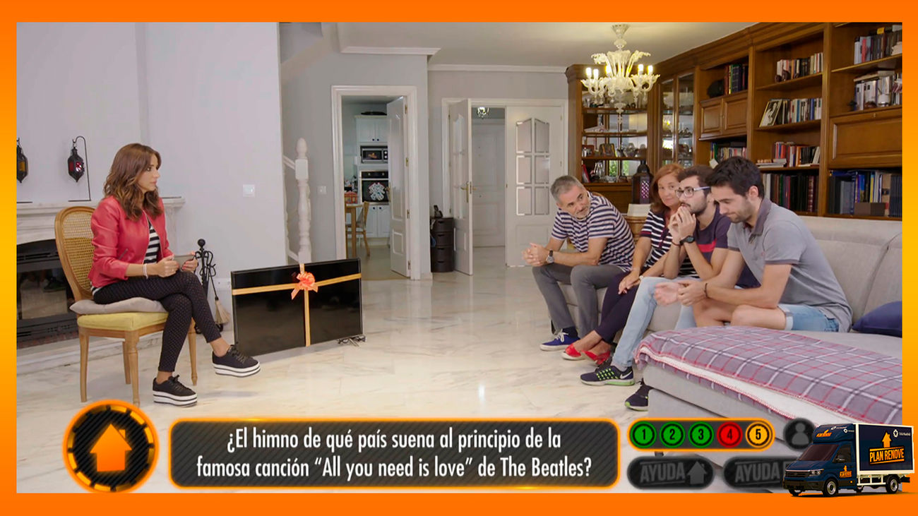 ¿Qué himno suena al principio de esta canción de Los Beatles?