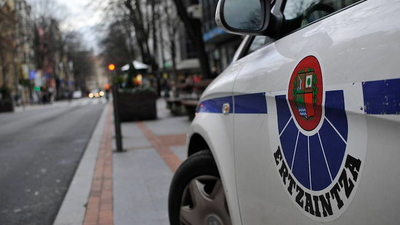 Detenido en  Santurtzi por apuñalar a su pareja y al hijo de esta