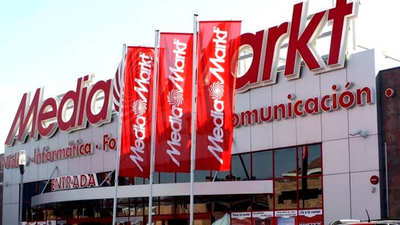 Un robo de película en Majadahonda, un coche se lanza por los aires desde un camión