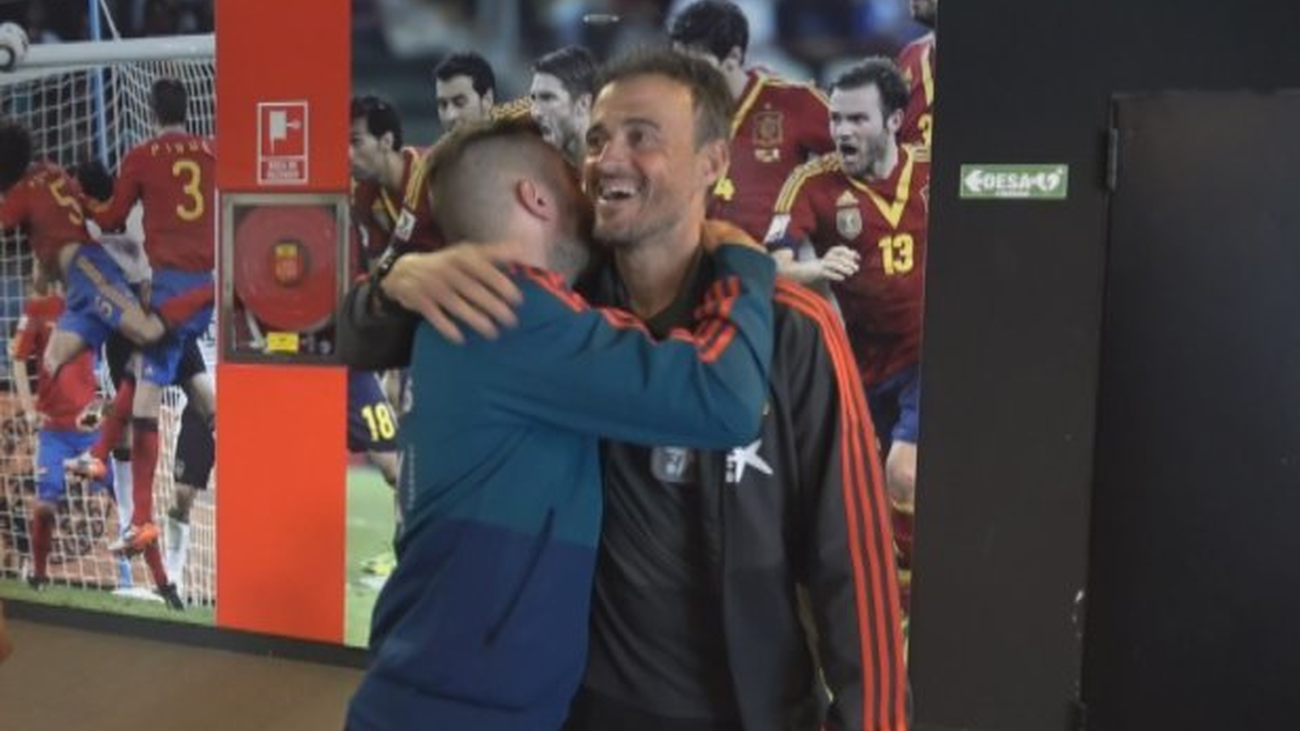 Luis Enrique-Jordi Alba, un abrazo que entierra el pasado