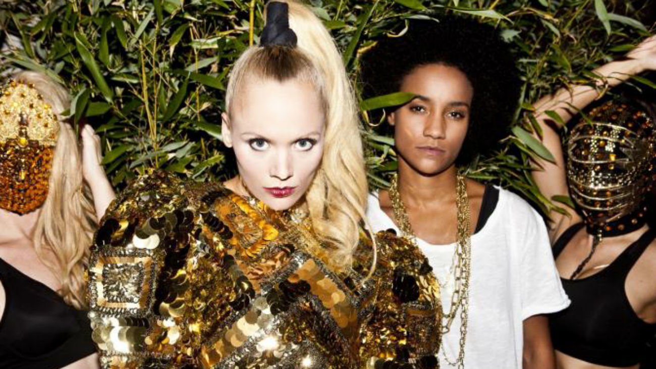 Plaza en Invierno llena Naves Matadero  de sonidos electrónicos