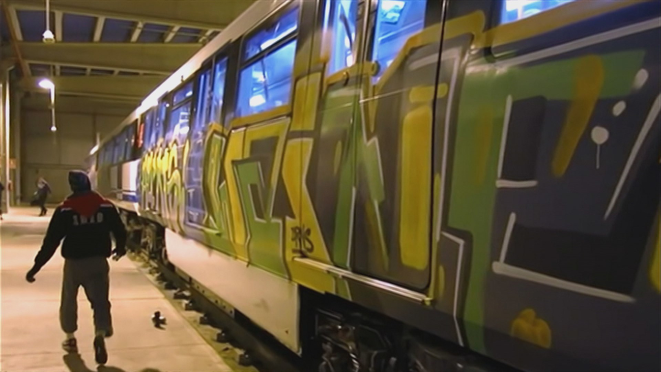 Los grafiteros aseguran que no son violentos y que solo quieren pintar