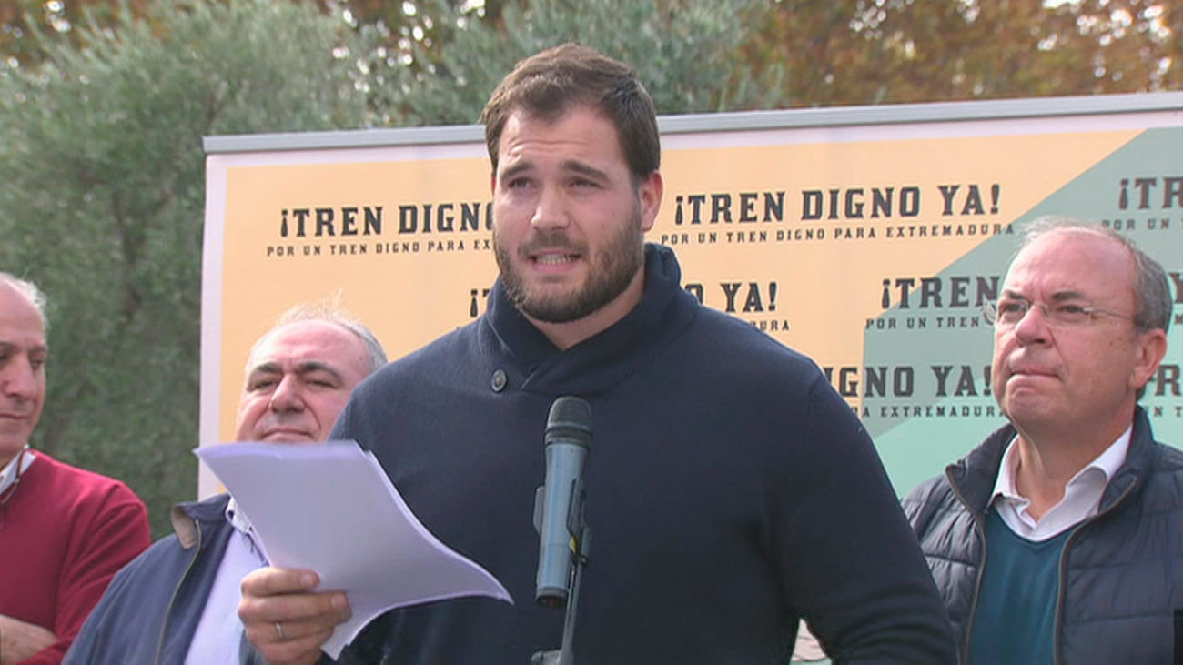 Cientos de personas  piden en Madrid un "tren digno y del siglo XXI" en Extremadura