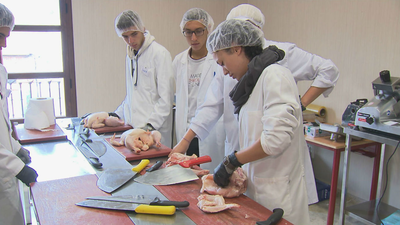 Carniceros, un oficio en extinción muy demandado en Guadarrama