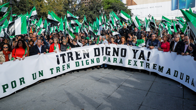 Miles de extremeños, hartos con la situación del tren