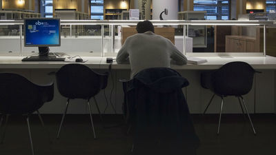 La adicción al trabajo se extiende a autónomos y a mujeres