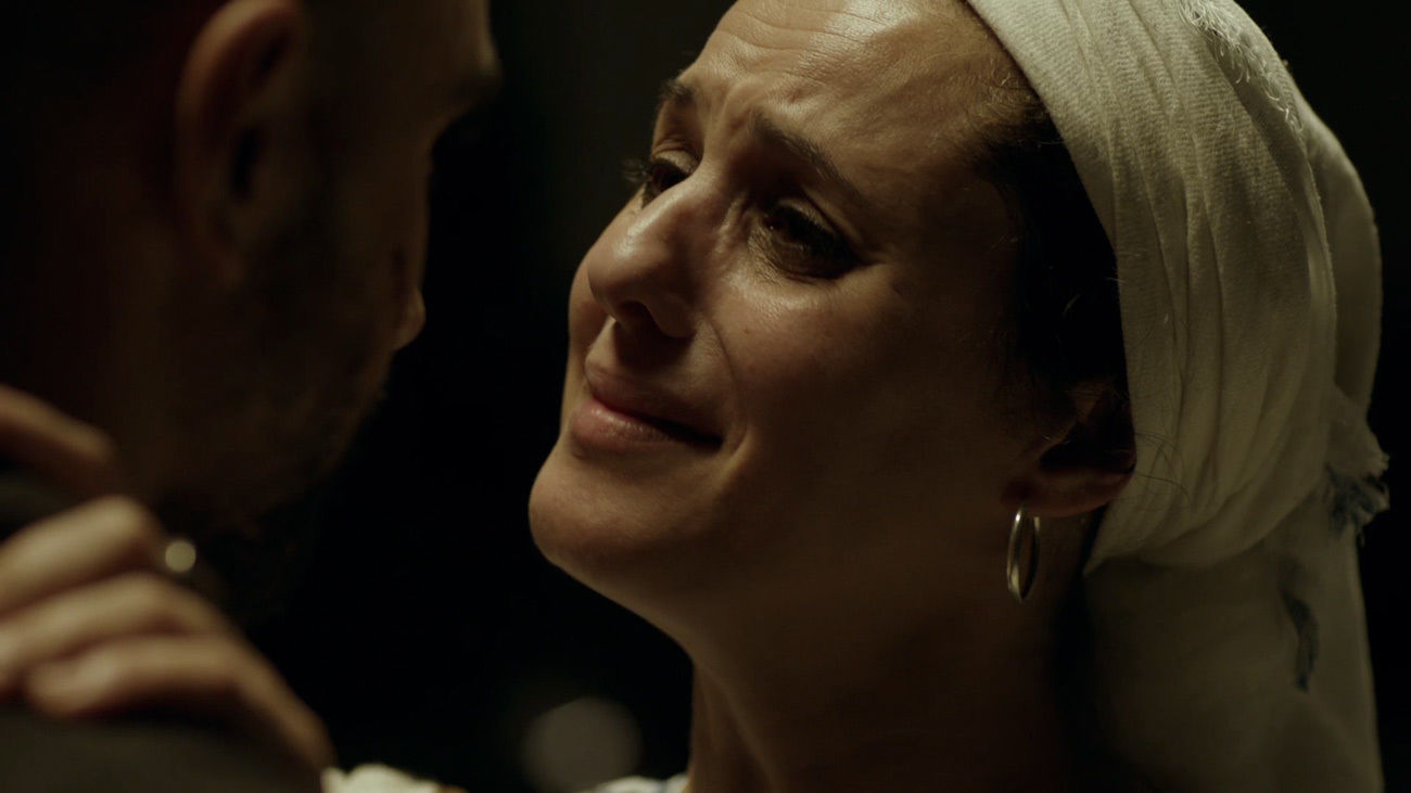 "Omar... perdóname":  Adila entrega a su hijo a la policía