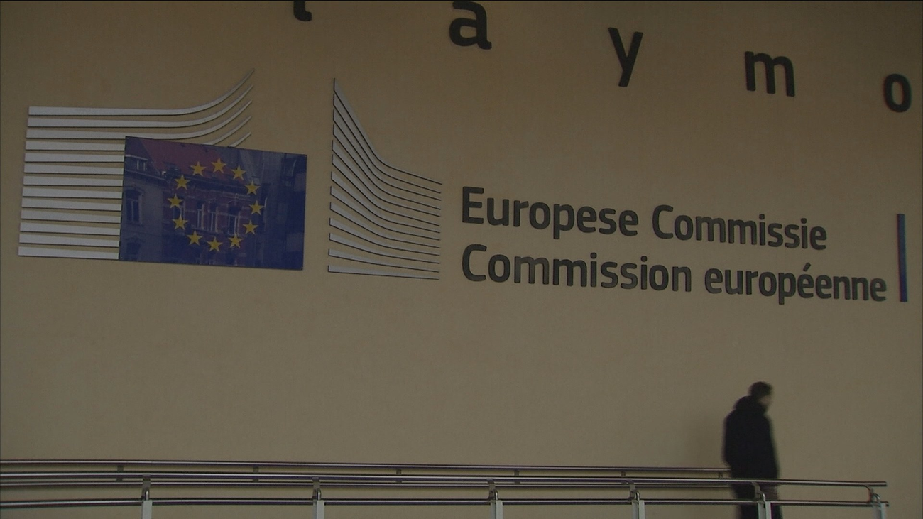 La CE advierte a Pedro Sánchez que sus Presupuestos tienen el riesgo de incumplir las normas europeas