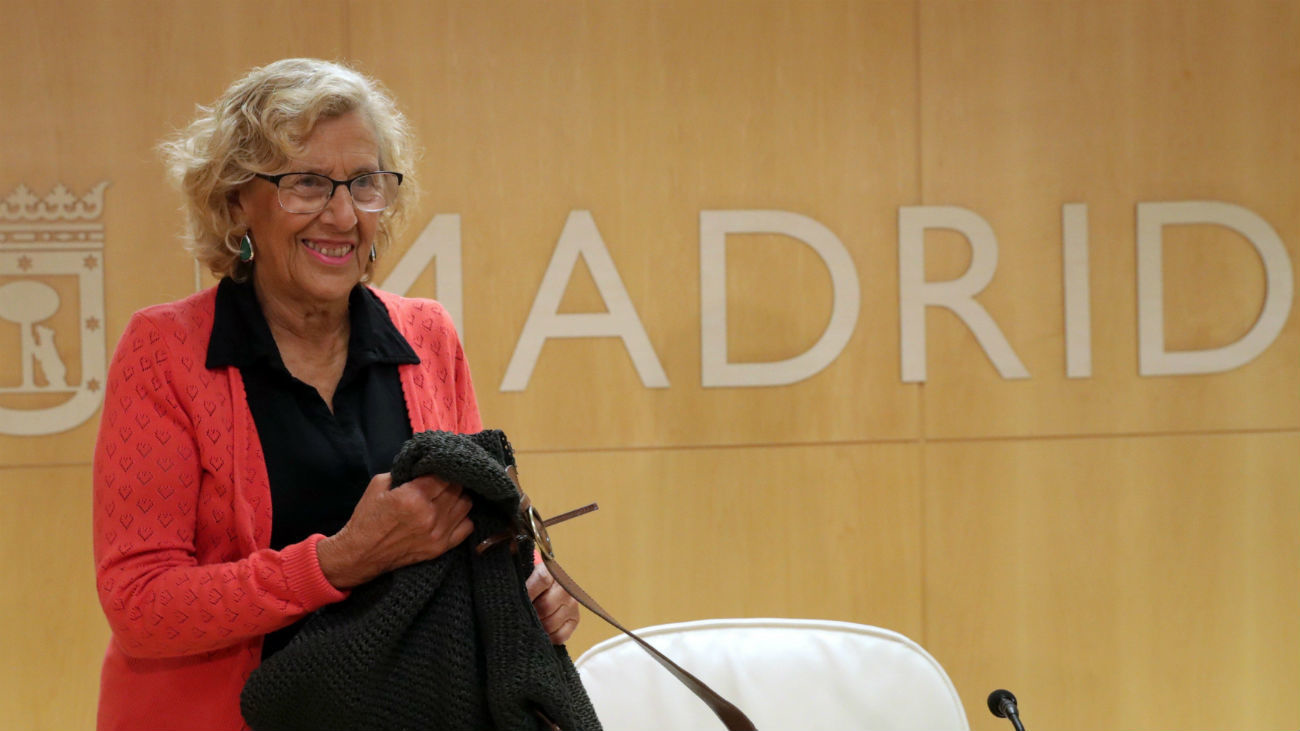 Carmena dice que la Gran Vía está "preciosa" e invita a "todos" a su inauguración