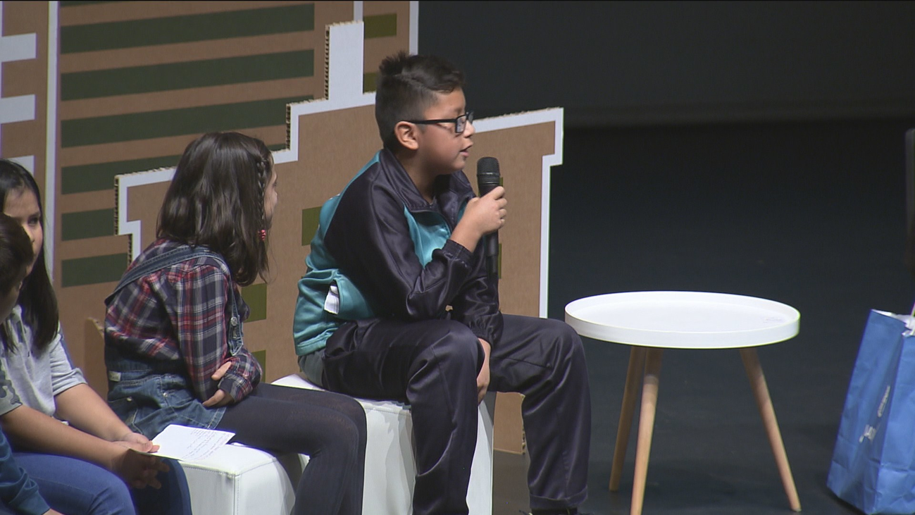 Niños madrileños presentan a Carmena ideas para mejorar la ciudad