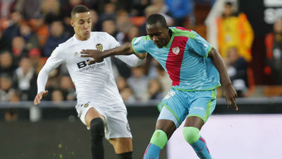 3-0. Un Rayo ineficaz pierde en Valencia