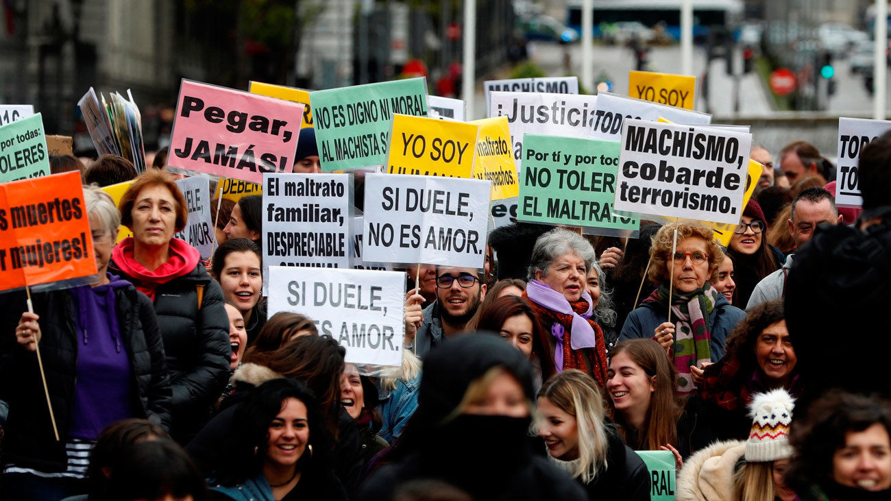 Multitudinaria marcha contra la violencia machista en Madrid