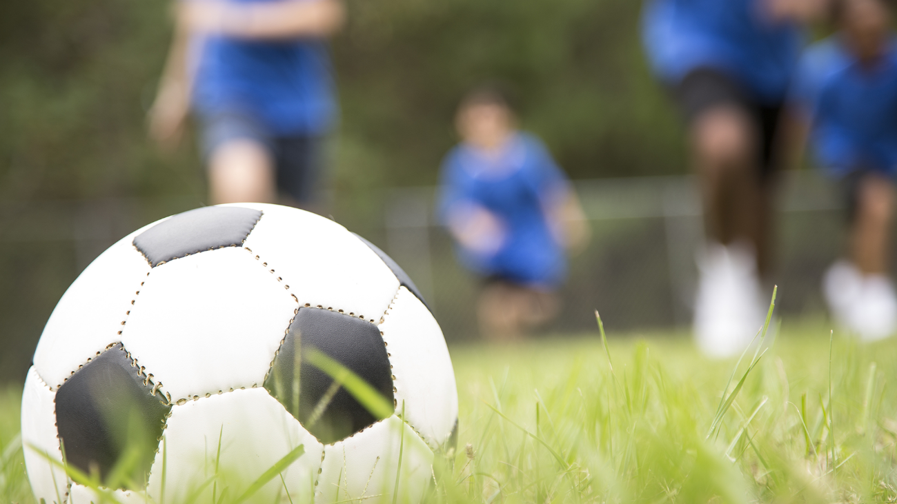 Nueva pelea de padres en un partido de fútbol base