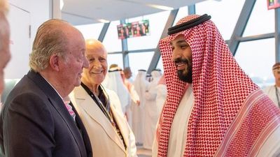 Controvertida foto del rey Juan Carlos con el príncipe heredero saudí