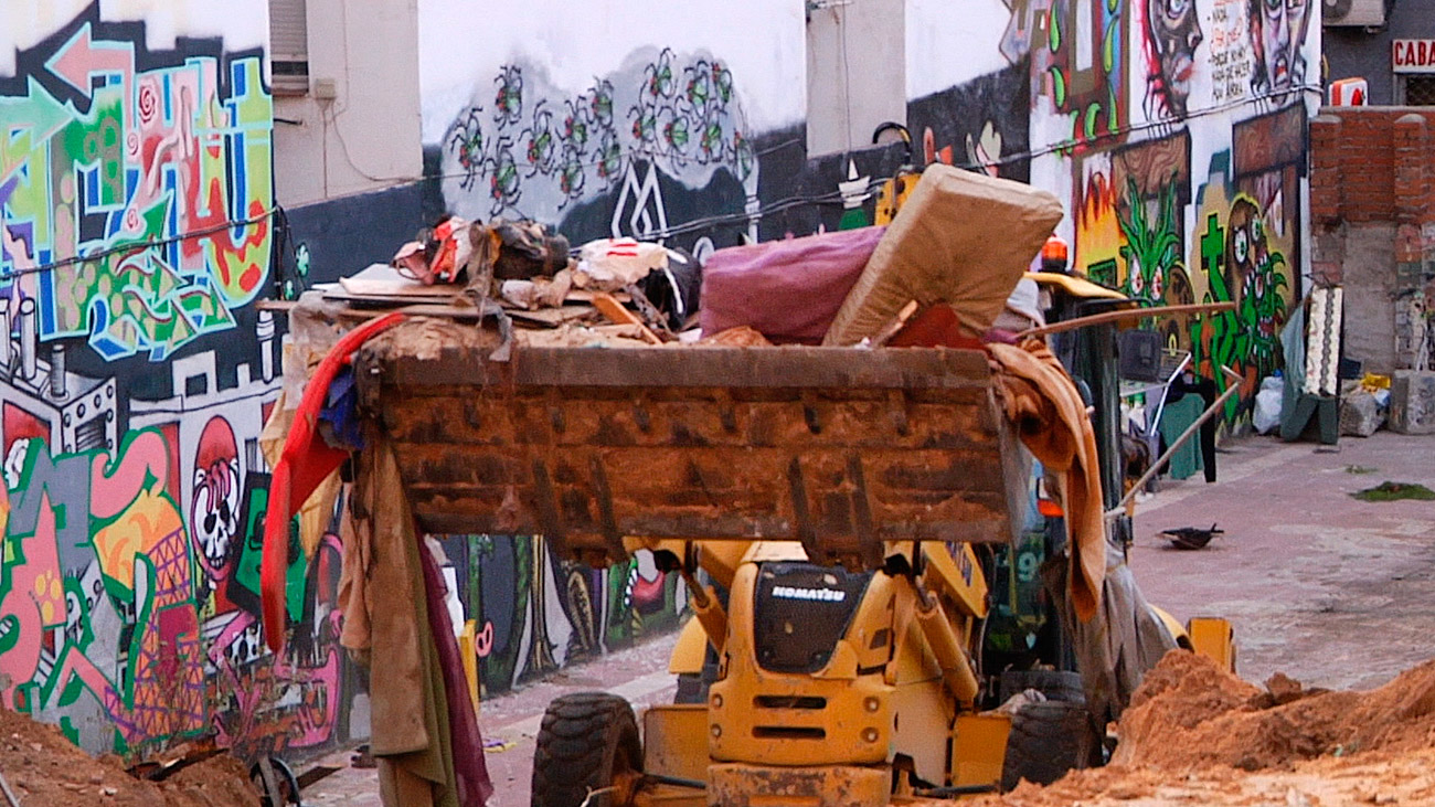 Desalojo definitivo del solar de la calle Jaén, en Tetuán