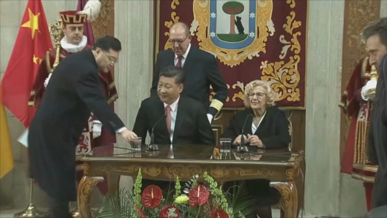 Carmena entrega las llaves de  la ciudad al presidente chino, Xi Jinping