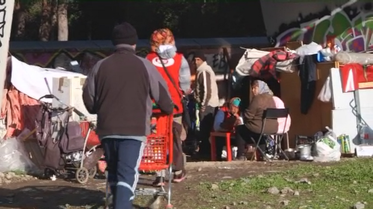 Malviviendo debajo de un puente de la A-5