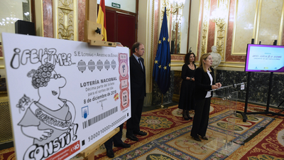 Ana Pastor presenta 'La Constitucióin en viñetas' en el Congreso