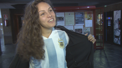 Los argentinos que viven en Madrid ven la final Boca-River como un regalo