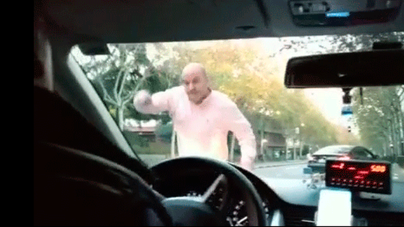 Un conductor de VTC amenaza a un taxista con darle una puñalada en Madrid