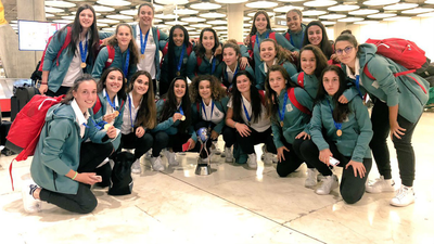 Homenaje a las campeonas del mundo sub'17
