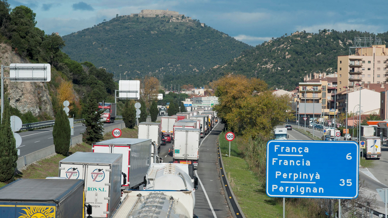 Transportistas franceses anuncian pérdidas de 400 millones de euros por los 'chalecos amarillos'