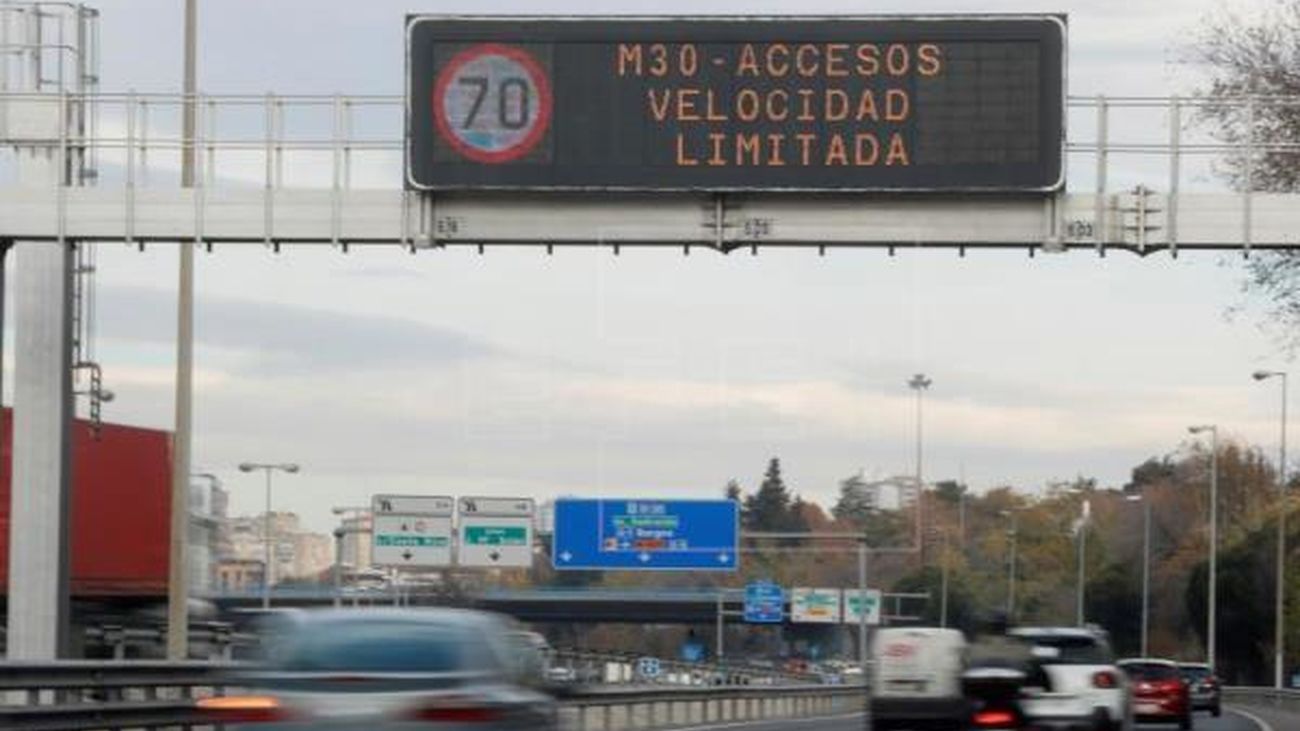 Madrid mantiene para este jueves la limitación de velocidad por contaminación