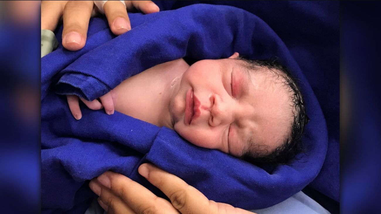 Nace el primer bebé de un útero trasplantado de una donante fallecida