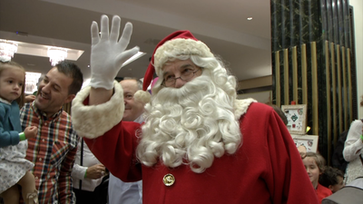 Pavo asado sobre un mantel de patchwork