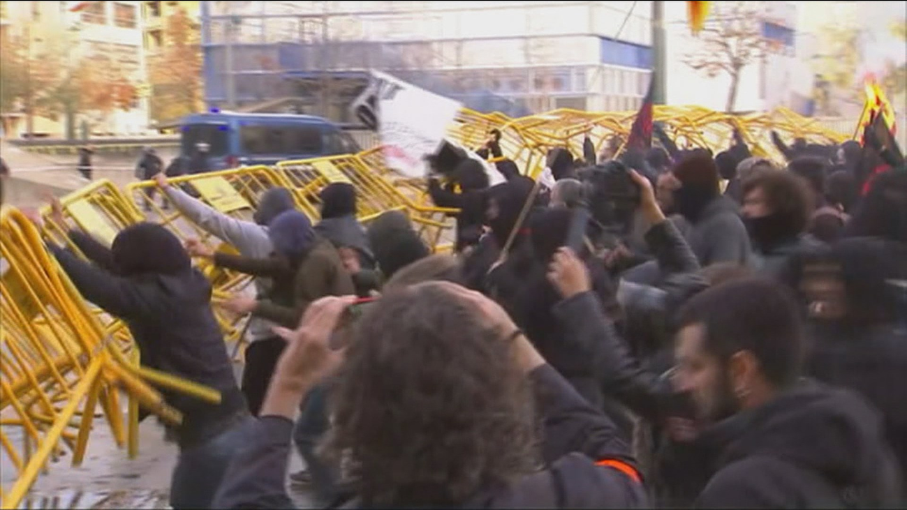 La oposición carga contra Torra por "criminalizar" a los Mossos y pedir ceses