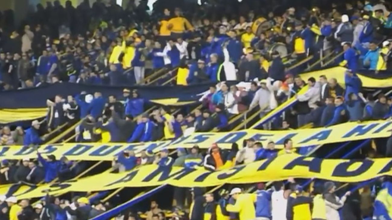 Los aficionados del Boca celebrarían la victoria en Colón y los del River en Sol
