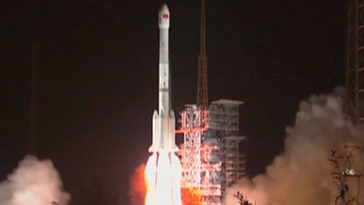 China lanza la sonda con la que explorará la cara oculta de la Luna