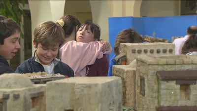 80 personas participan en el montaje del belén gigante de Pozuelo