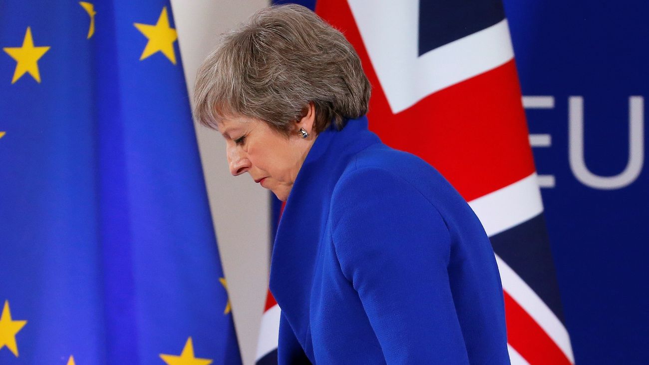 Theresa May pospone la votación del Brexit para buscar más "garantías"