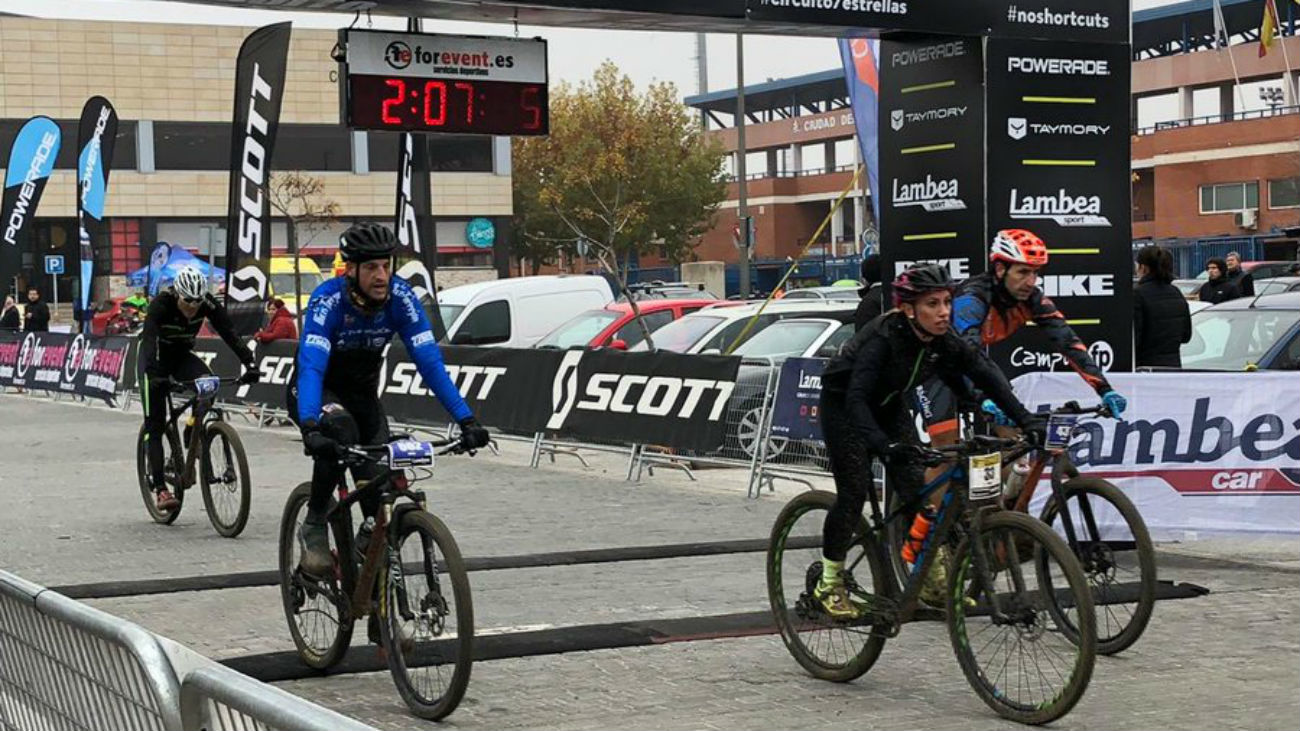 Arroyomolinos se vuelca con el ciclismo