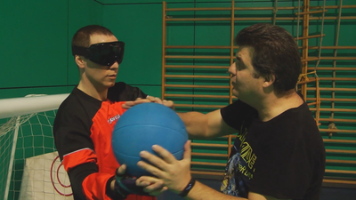 José Pérez transmite su pasión por el goalball