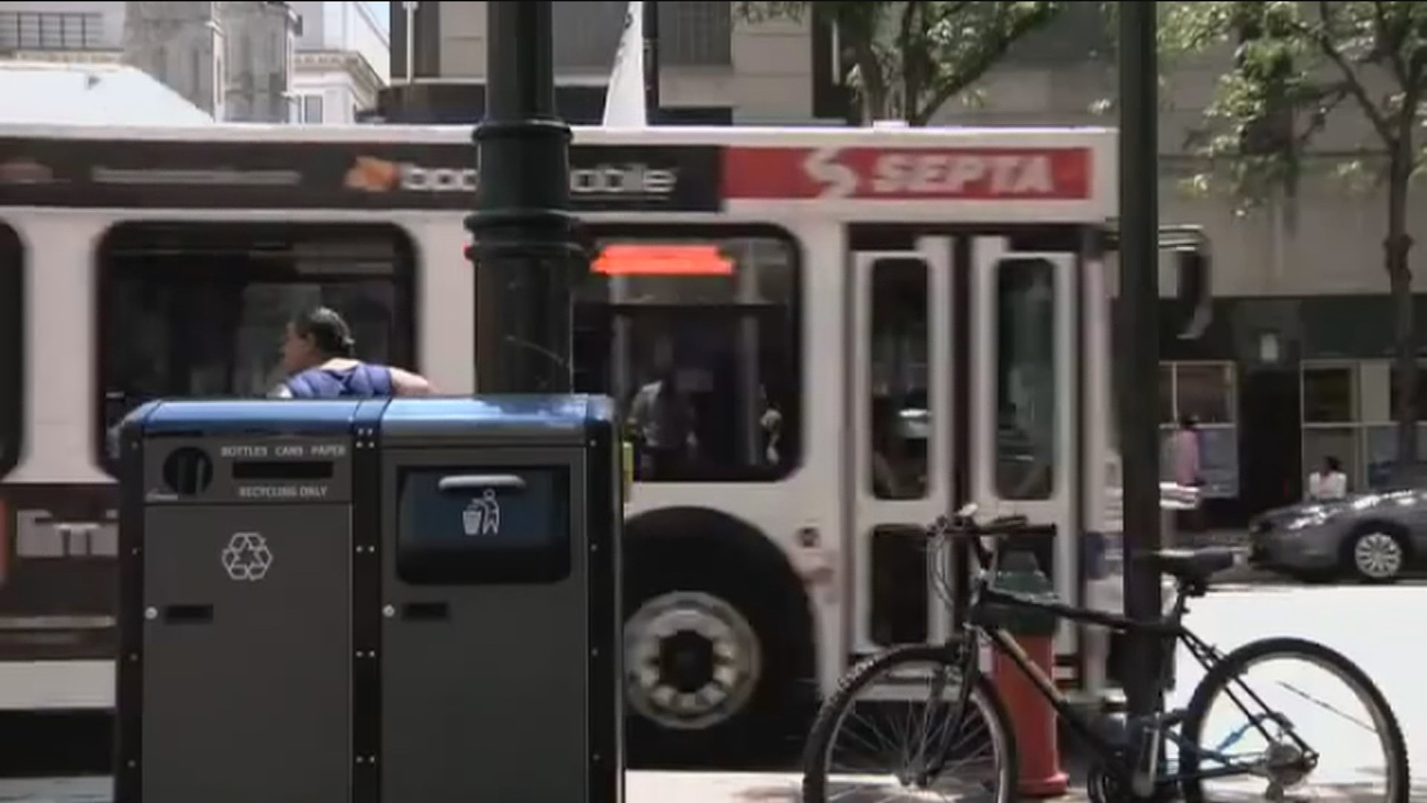 Contenedores inteligentes que operan con energía solar llegan a Madrid