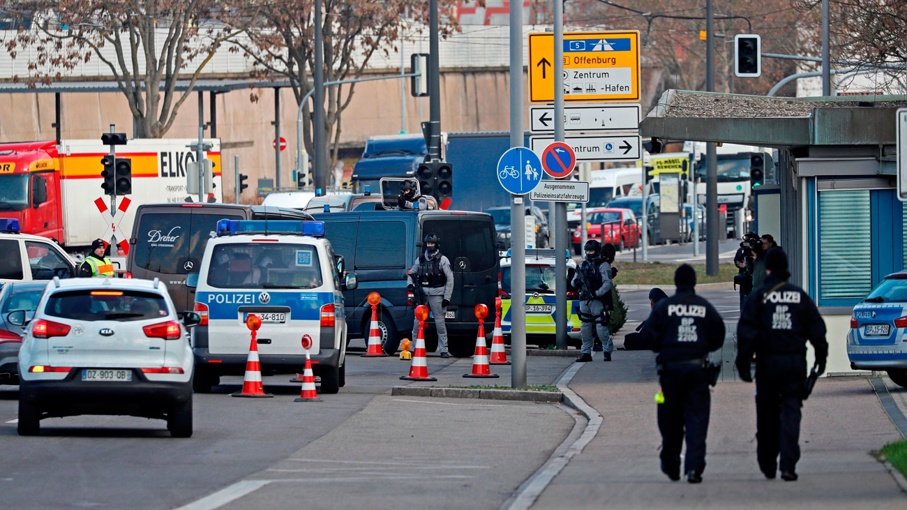 Fallece la tercera víctima del atentado de Estrasburgo y continua la búsqueda del terrorista