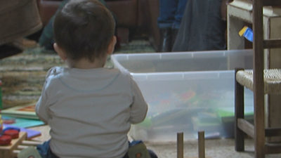 Sánchez se compromete a redoblar la prestación por hijo en casos de pobreza