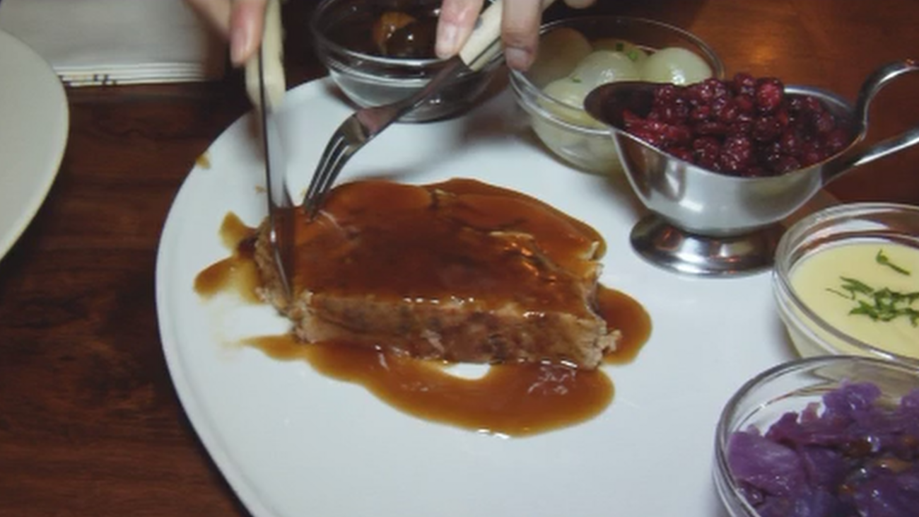 ¿Cómo preparar un original capón relleno?