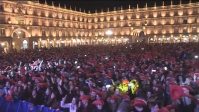 Más de 20.000 jóvenes acuden al Fin de Año universitario en Salamanca