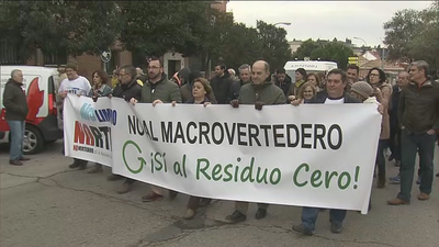 Manifestación contra la ampliación del vertedero de Colmenar Viejo