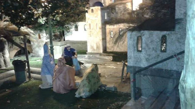 Cientos de visitantes en el primer día del belén de San Lorenzo del Escorial