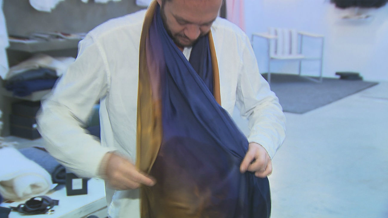 Un pañuelo contra la trata diseñado por Ulises Mérida