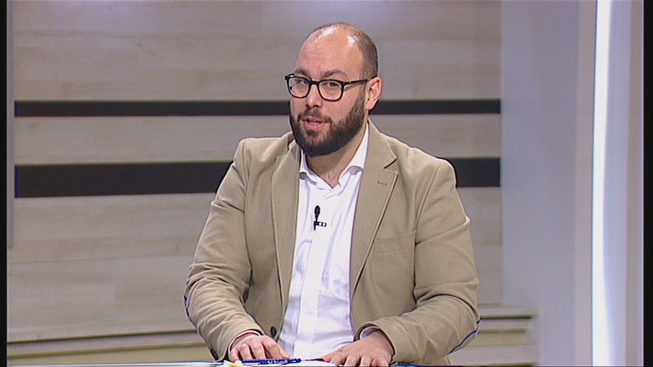 Tomás Ocaña resalta la necesidad de "sacar a la luz la relación entre política y venta de armas"