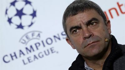 Sanchís y el Ajax : “Para ser favoritos hay que demostrarlo en el campo”