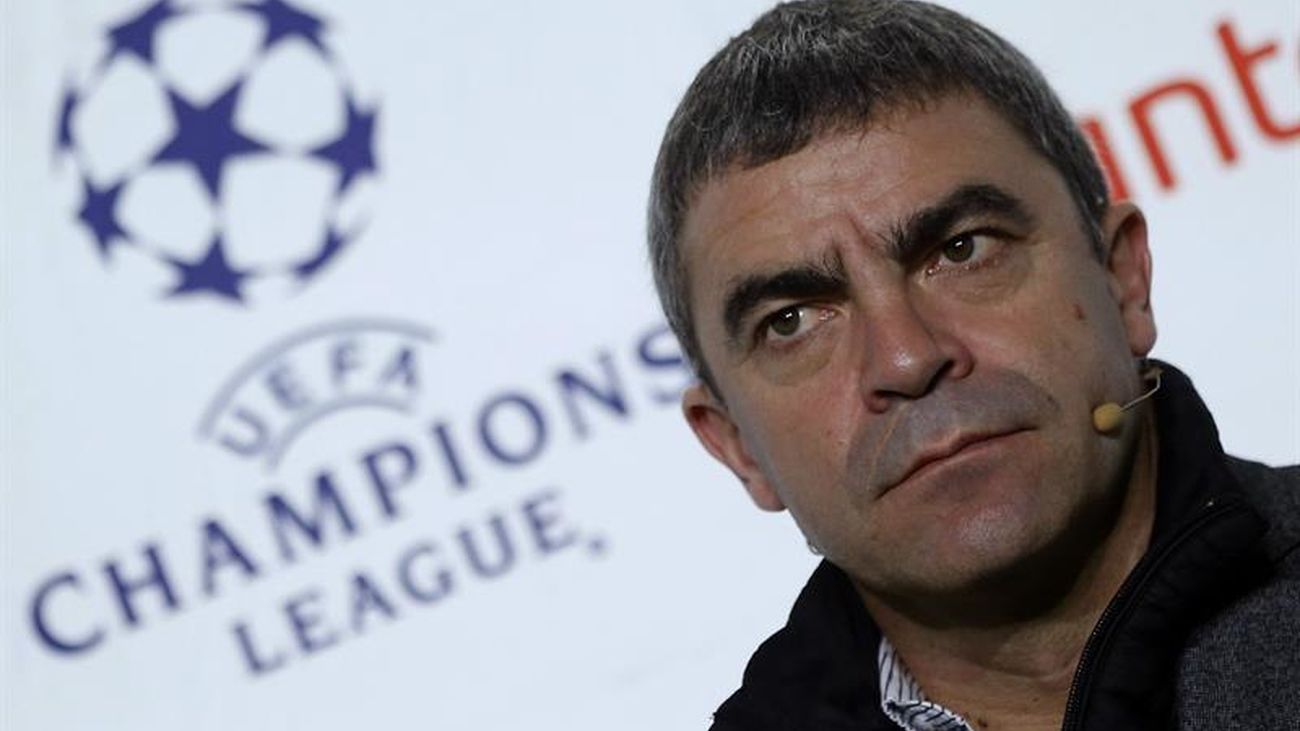 Sanchís y el Ajax : “Para ser favoritos hay que demostrarlo en el campo”