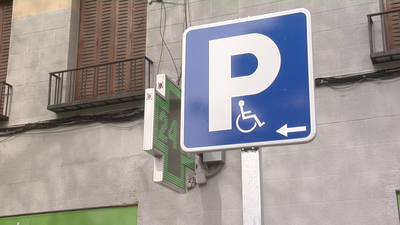 La DGT lanza una campaña para no ocupar las plazas para personas con discapacidad